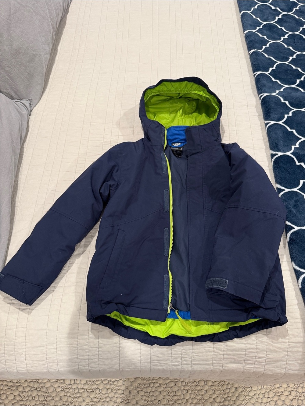 NORTH FACE Kids Navy Jacket with Lime Green Lining - Hooded Coat. Size 7/8 (S)